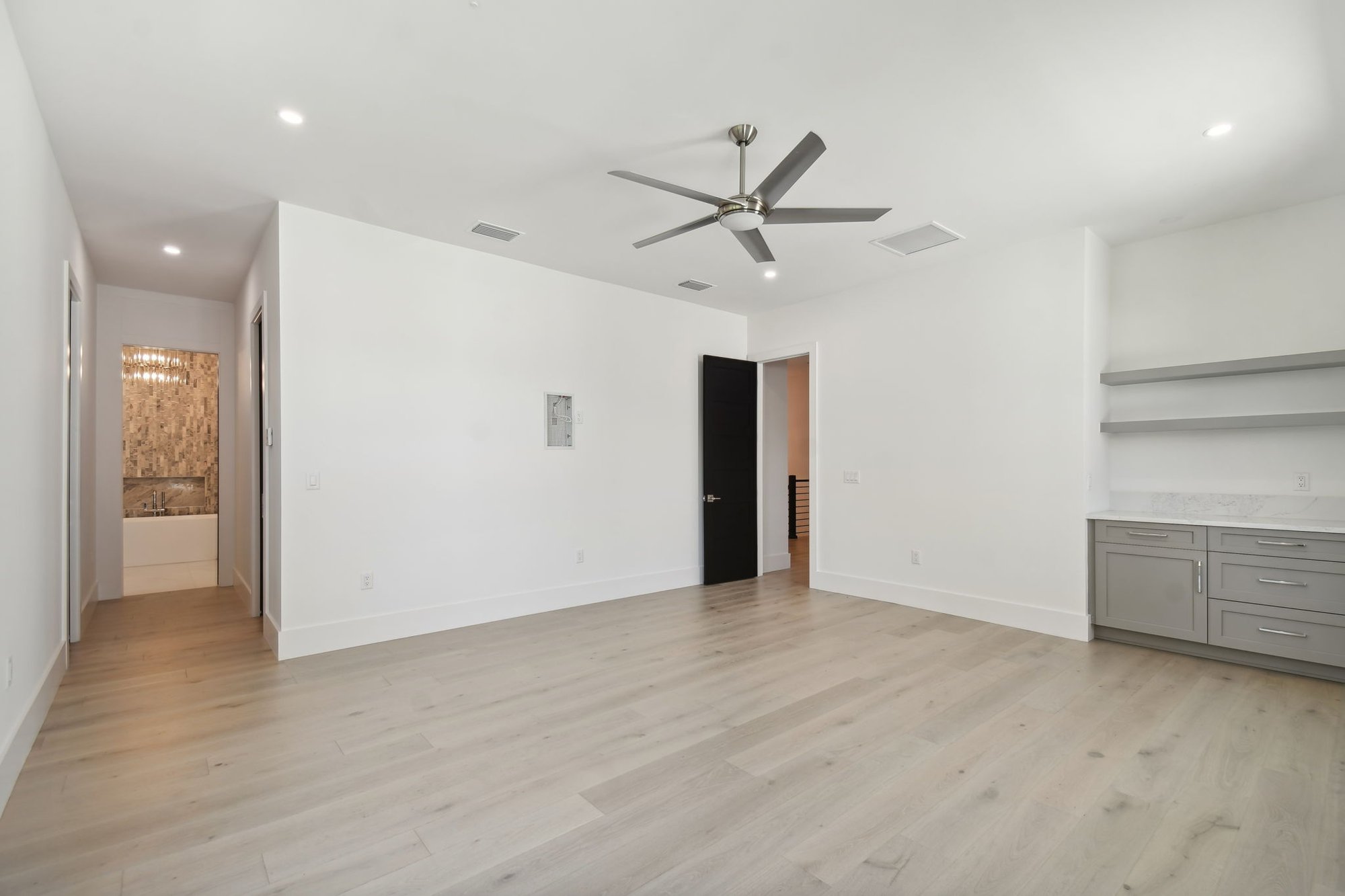 3909 W Azeele (54)-2